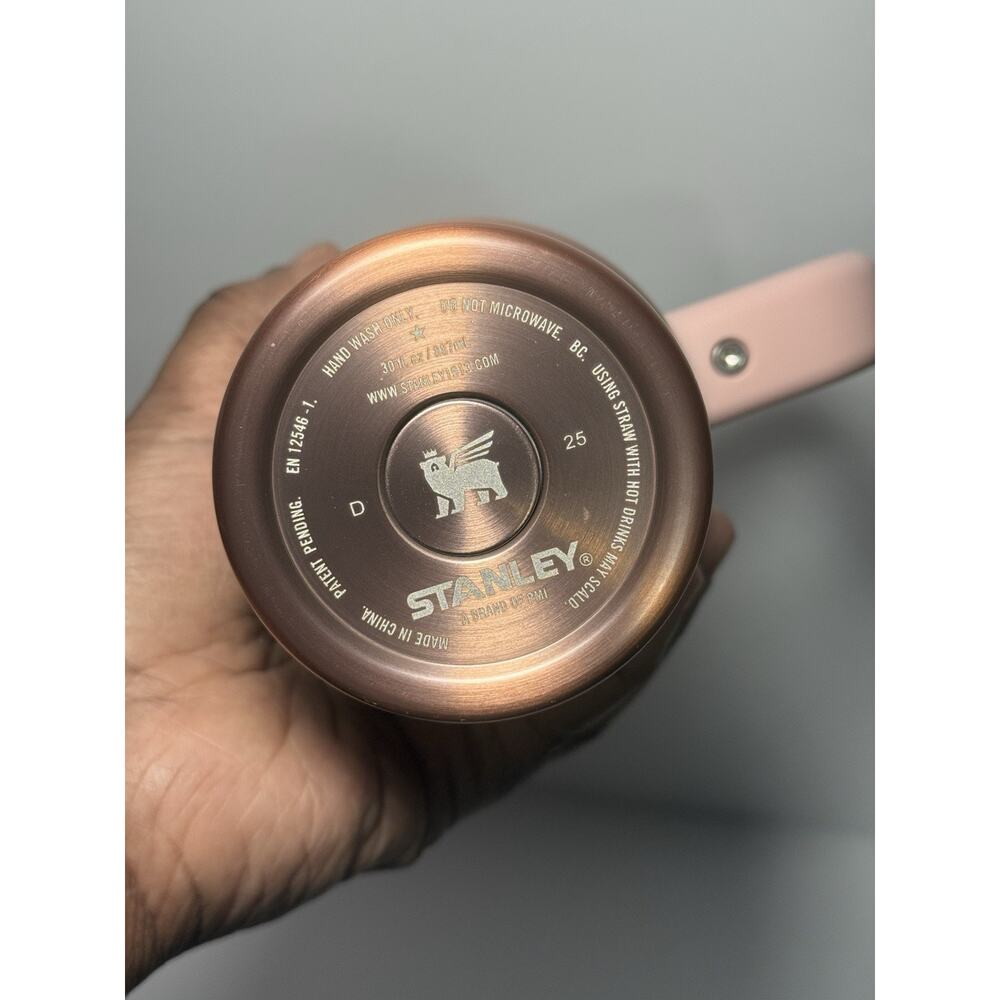 Stanley X Starbucks Japan Valentine's METALLIC PINK ROSE GOLD 30oz Tumbler NWT - Picture 5 of 7